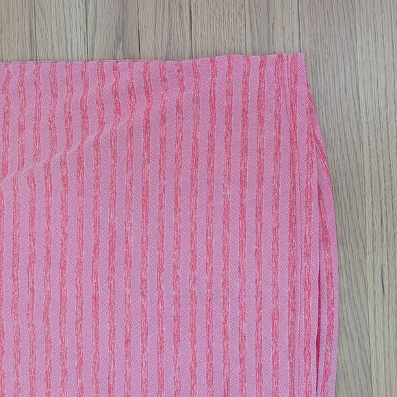 Wilson Coral Striped Polo Size Medium - Picture 5 of 9